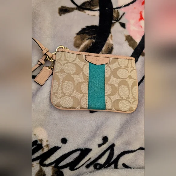 Cute Coach Vintage Zipper Pouch - Picture 1 of 6